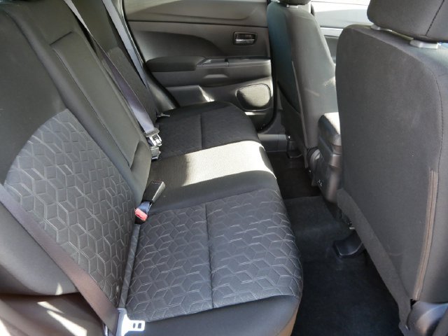 Used 2025 Mitsubishi Outlander Sport LE AWD/4WD image 9