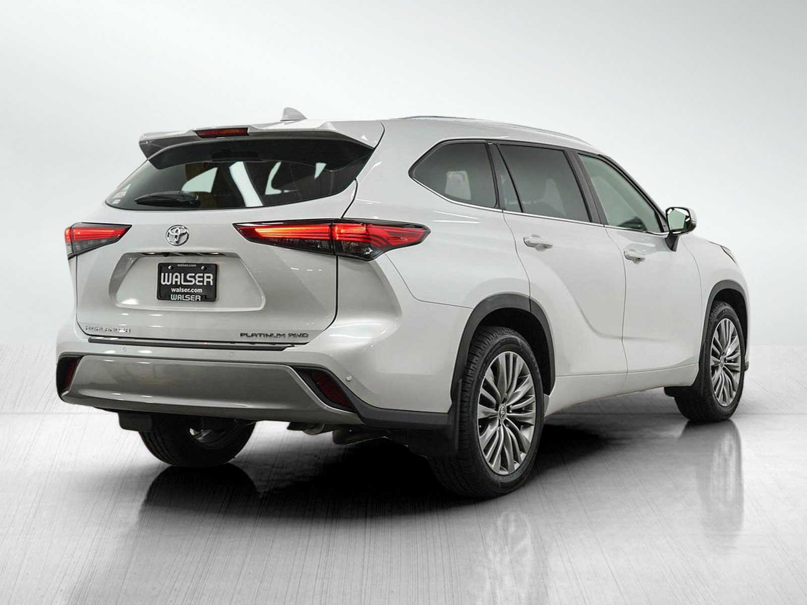 Used 2022 Toyota Highlander Platinum AWD/4WD image 5