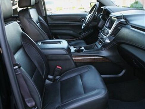 Used 2017 Chevrolet Suburban LT AWD/4WD image 25