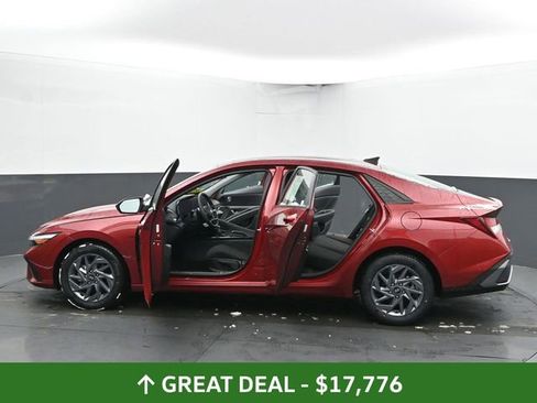 Used 2024 Hyundai Elantra SEL image 55