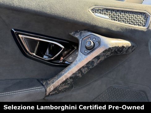 Used 2018 Lamborghini Huracan Performante image 46