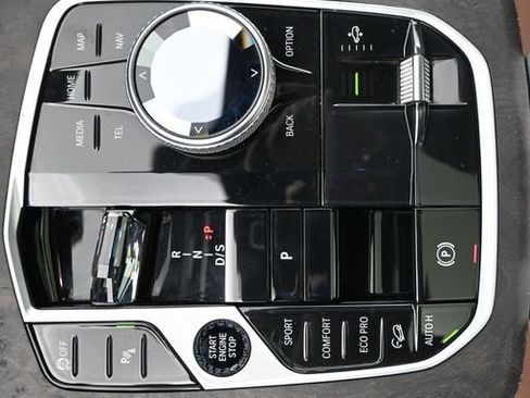 Used 2023 BMW X7 M60i w/ Executive Package image 19