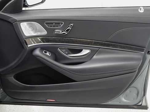 Used 2017 Mercedes-Benz S 550 Sedan w/ Sport Package w/ Sport Package image 47