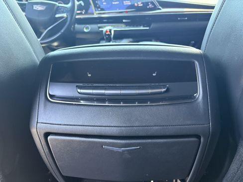 Used 2021 Cadillac Escalade Premium Luxury AWD/4WD image 10