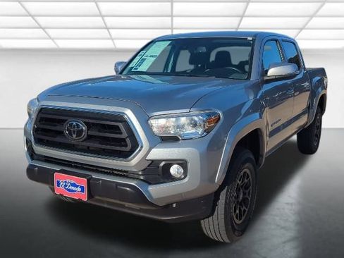 Used 2021 Toyota Tacoma SR5 w/ Technology Package image 23