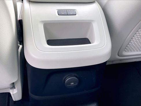 Used 2026 Volvo XC60 T8 Ultra w/ Protection Package Premier image 37