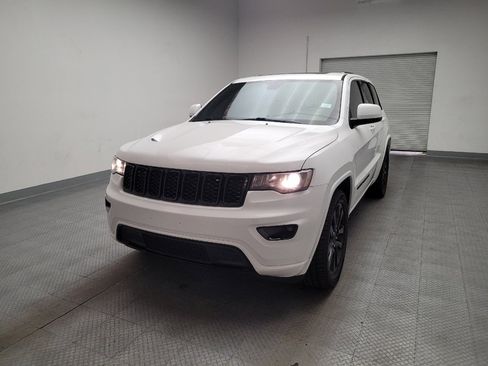 Used 2018 Jeep Grand Cherokee Altitude image 15