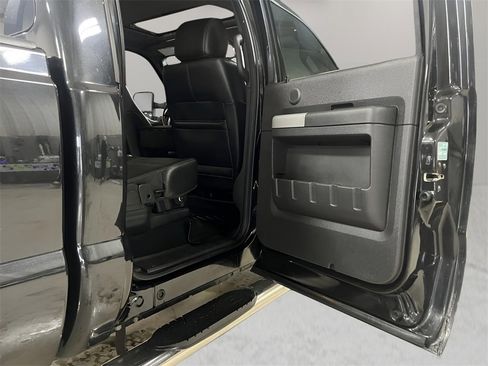 Used 2015 Ford F350 Lariat image 33