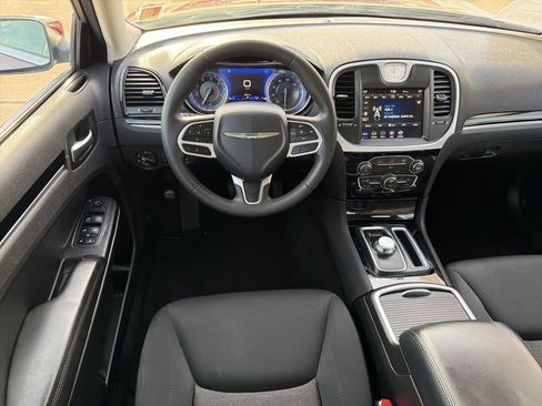 Used 2023 Chrysler 300 Touring RWD image 21