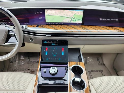 Used 2025 Cadillac Escalade Sport Platinum w/ LPO, Floor Liner Package image 12