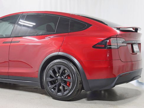 Used 2023 Tesla Model X Plaid image 11