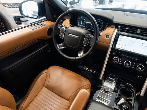 Used 2018 Land Rover Discovery HSE Luxury AWD/4WD image 9