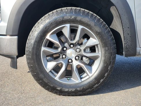 Used 2023 Chevrolet Silverado 1500 LT AWD/4WD image 10