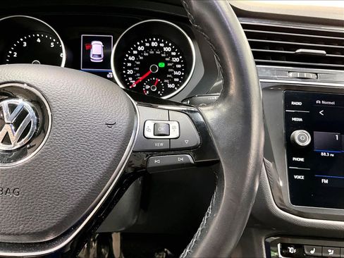 Used 2019 Volkswagen Tiguan SE w/ Panoramic Sunroof Package image 21