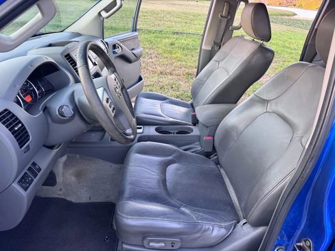 Used 2014 Nissan Frontier SL image 11