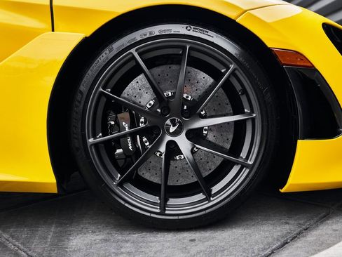 Used 2021 McLaren 720S Luxury RWD image 24