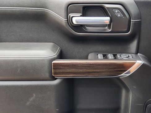 Used 2021 Chevrolet Silverado 1500 LT Trail Boss w/ Convenience Package II image 21