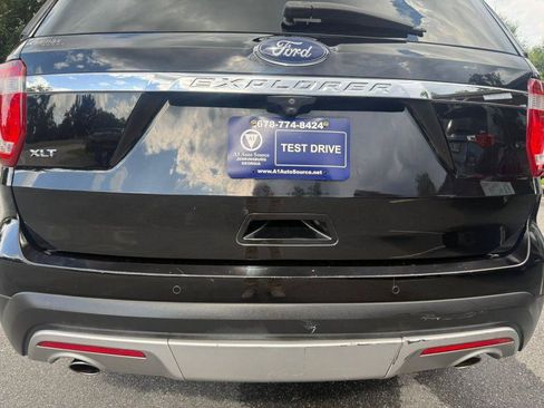 Used 2017 Ford Explorer XLT w/ Equipment Group 202A FWD image 10