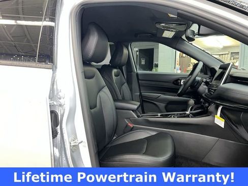 New 2026 Jeep Compass Limited image 19