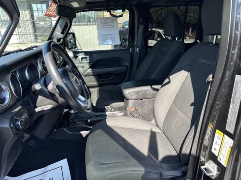 Used 2019 Jeep Wrangler Unlimited Sahara AWD/4WD image 16