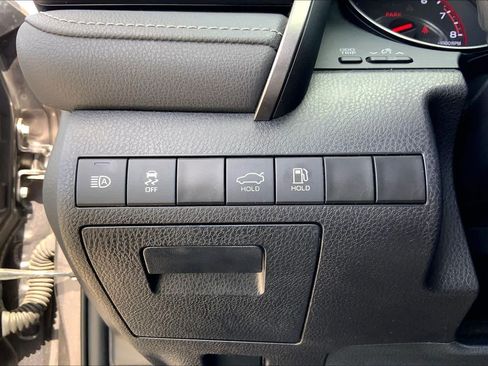 Used 2022 Toyota Camry XSE FWD image 33