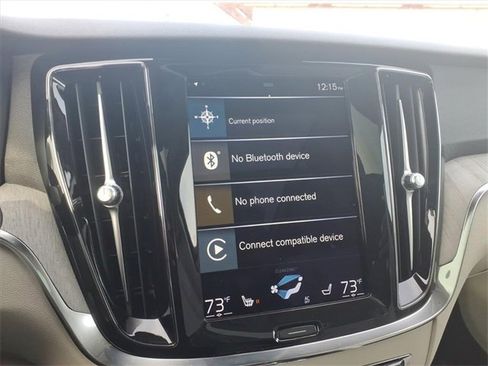 Used 2021 Volvo V60 T5 Cross Country image 17