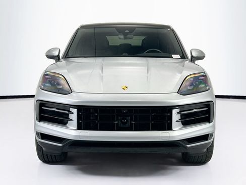 Used 2024 Porsche Cayenne Coupe AWD/4WD image 2