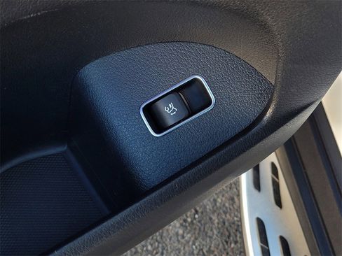 Used 2023 Mercedes-Benz GLE 450 4MATIC image 17