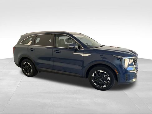 Used 2026 Kia Sorento S w/ S Panoramic Sunroof Package FWD image 6