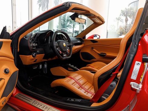 Used 2019 Ferrari 488 Spider image 16