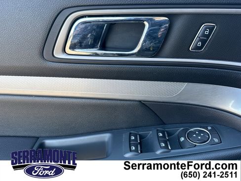 Used 2016 Ford Explorer XLT image 12