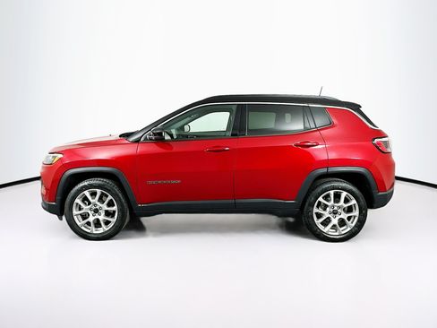 Used 2025 Jeep Compass Limited AWD/4WD image 4