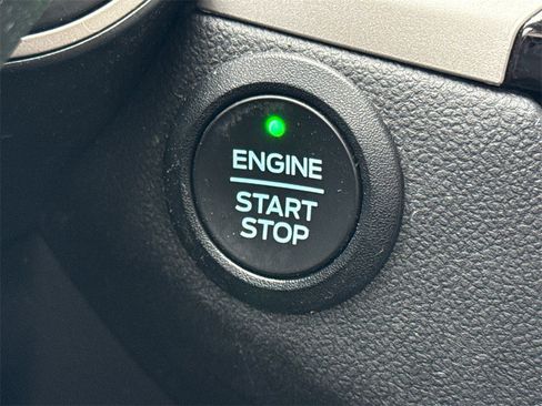 Used 2022 Ford Escape SE w/ Cold Weather Package image 25