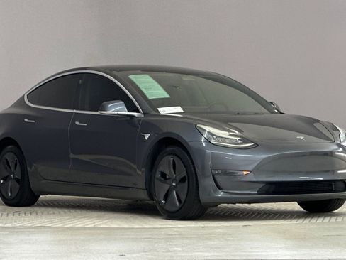 Used 2018 Tesla Model 3 Mid Range image 6
