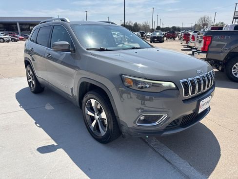 Used 2019 Jeep Cherokee Limited AWD/4WD image 8