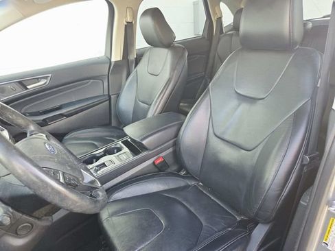 Used 2020 Ford Edge Titanium FWD image 6