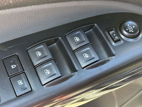 Used 2018 Chevrolet Colorado Z71 w/ Centennial Edition image 20