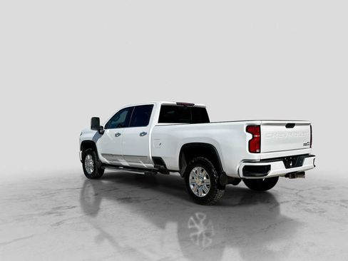 Used 2024 Chevrolet Silverado 3500 High Country w/ Technology Package AWD/4WD image 4
