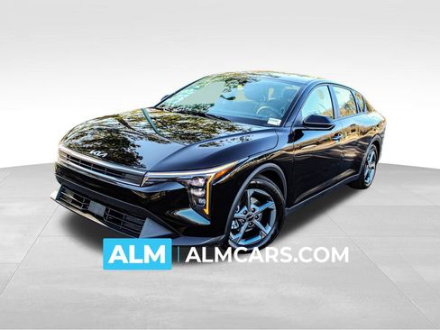 Used 2025 Kia K4 LXS image 1