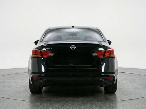 Used 2025 Nissan Altima 2.5 SV FWD image 7