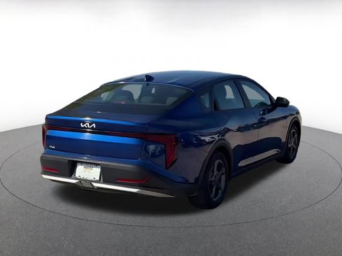 Used 2025 Kia K4 LXS image 11