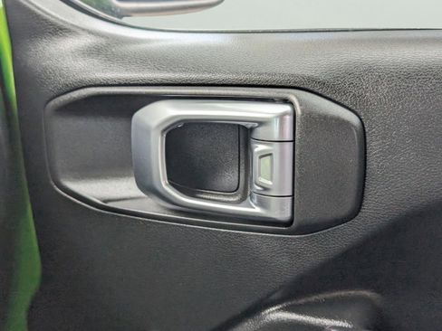 Used 2019 Jeep Wrangler Unlimited Sport image 23