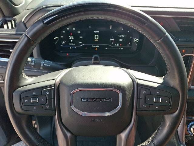 Used 2024 GMC Yukon Denali Ultimate AWD/4WD image 4