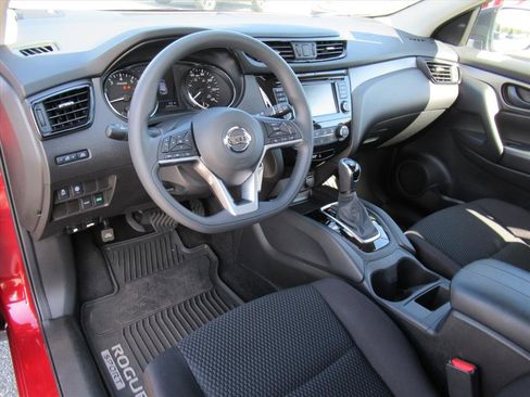 Used 2020 Nissan Rogue Sport S image 15