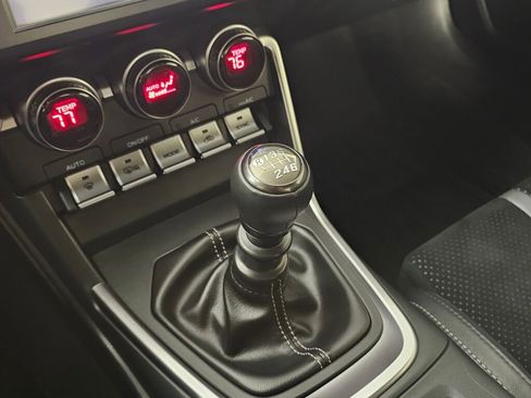 Used 2025 Toyota GR86 Premium w/ ALL Weather Mat Package (TMS) image 30