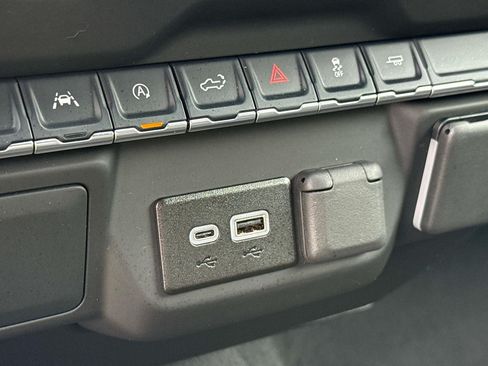 Used 2025 Chevrolet Silverado 1500 Custom RWD image 31