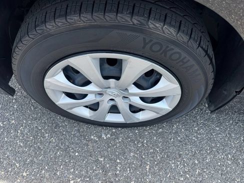Used 2023 Toyota Corolla LE w/ Carpet Mat Package (TMS) FWD image 24