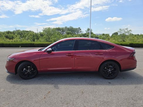 Used 2025 Honda Accord SE image 14