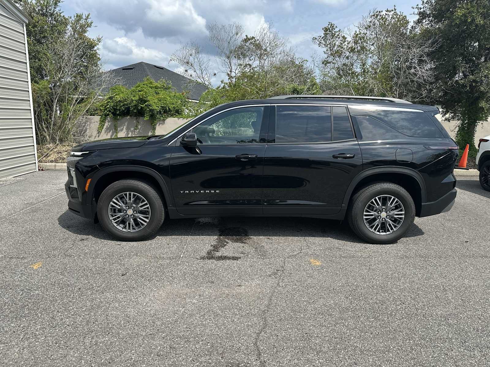 New 2026 Chevrolet Traverse LT FWD image 3