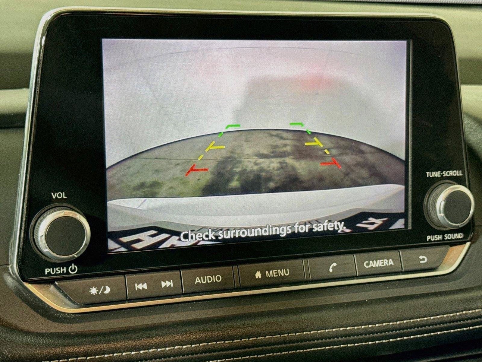 Used 2025 Nissan Rogue SV FWD image 11